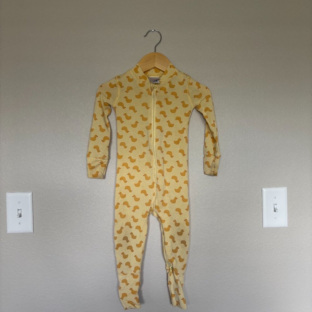 Hanna Andersson, dual zipper, yellow duck pajamas, size 12-18 months